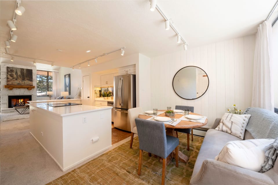 Inviting Dining Area Just Off the Kitchen – Perfect for Shared Meals & Lasting Memories