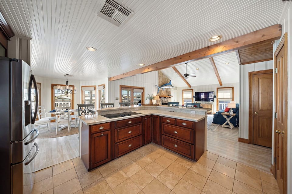 Full Kitchen + Island - First Floor