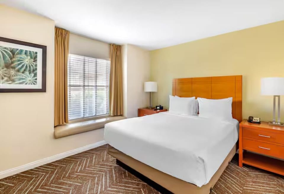 Unit with comfortable bed