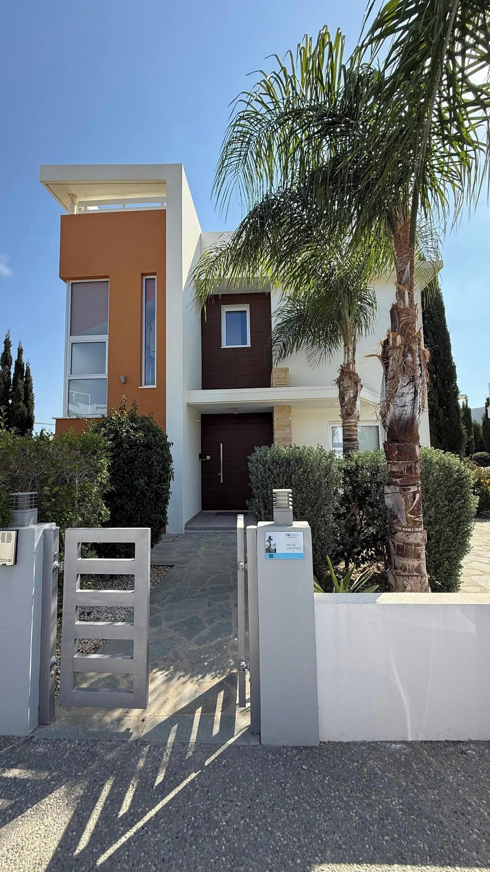 Exterior image front