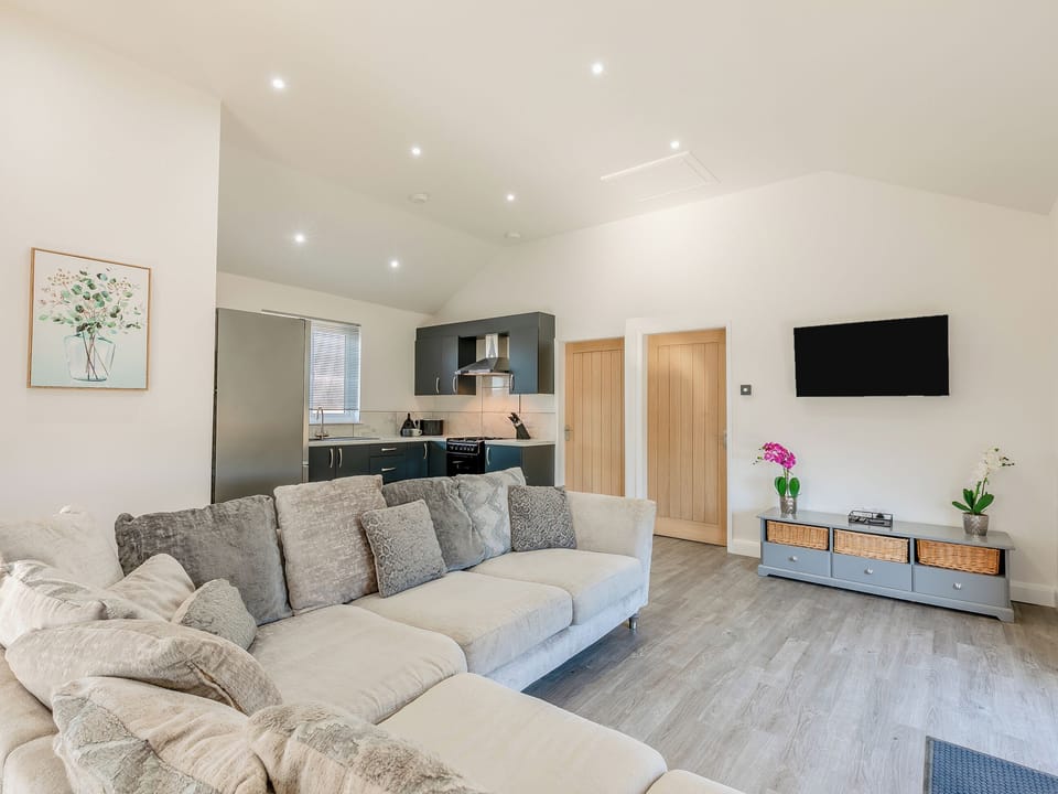 Living area | Lodge 2 - Fieldview Fishery, Saltfleetby