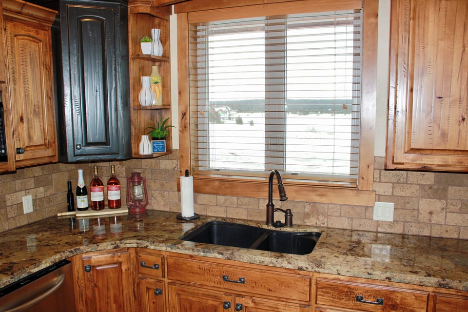 Full kitchen