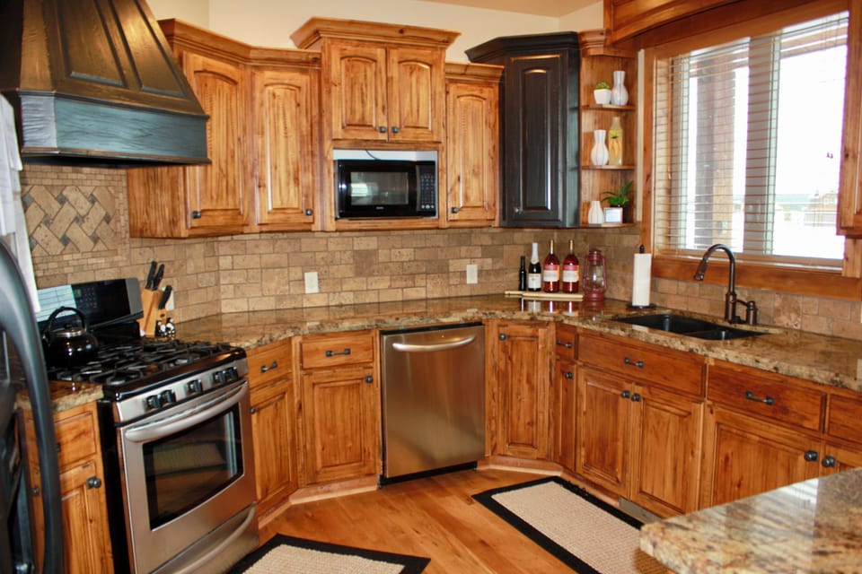Full kitchen