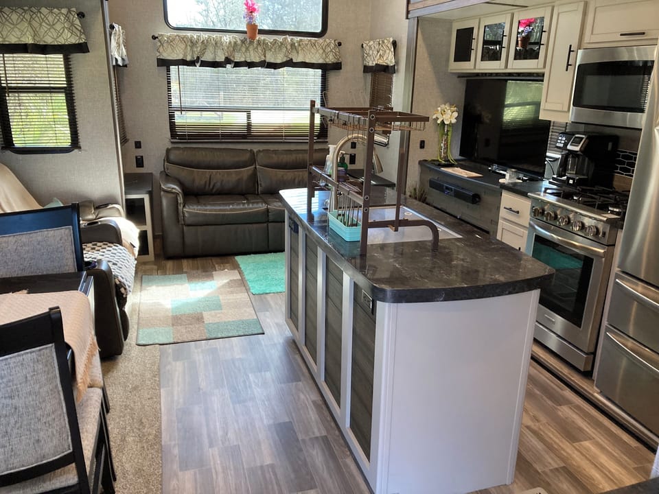 Kitchen & living area