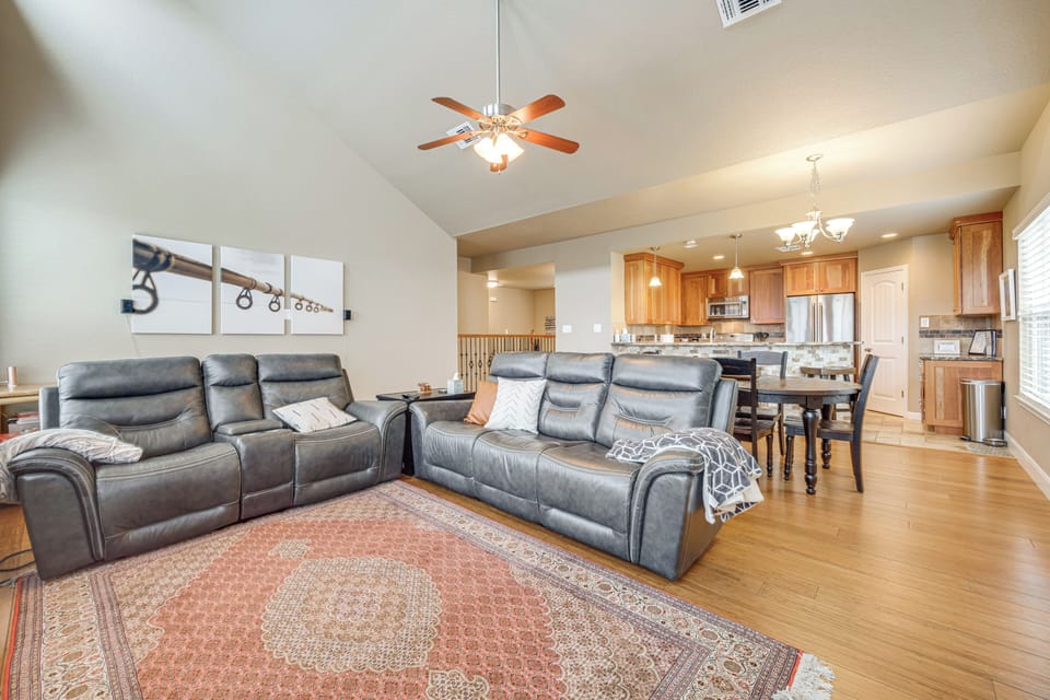 Living Room | Smart TV | Central A/C | Single-Story Unit