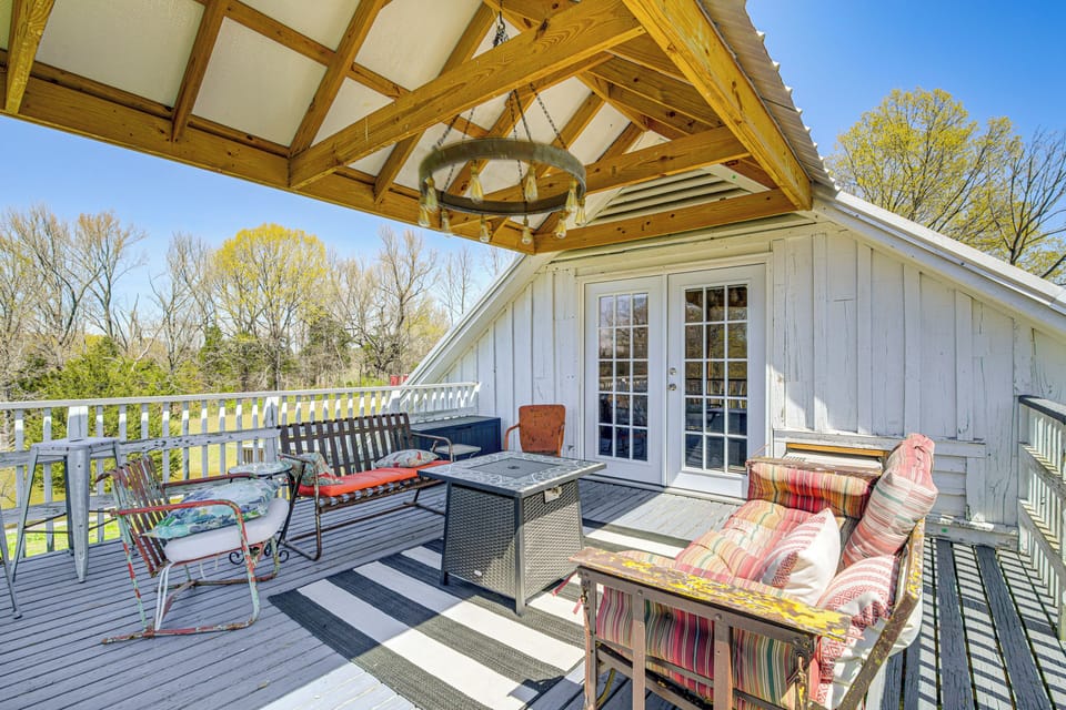 Covington Vacation Rental | 1BR | 1BA | 900 Sq Ft | Stairs to Enter