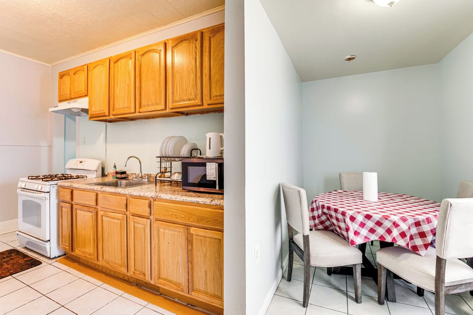 Dining Room & Kitchen