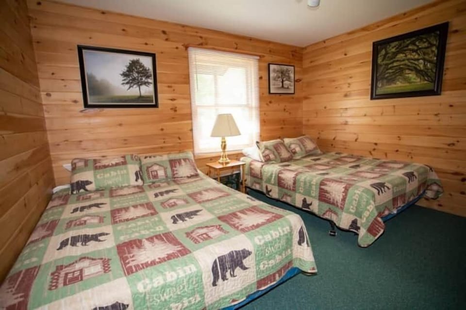 Secondary Bedroom Two Queen Beds