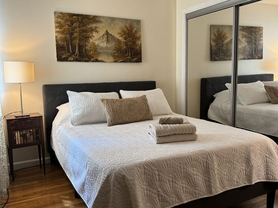 Bedroom # 2 :  Queen size bed (1) , 1 Bunkbed ( 2 twin beds) , ceiling, fan, mirror, closet, central AC, TV