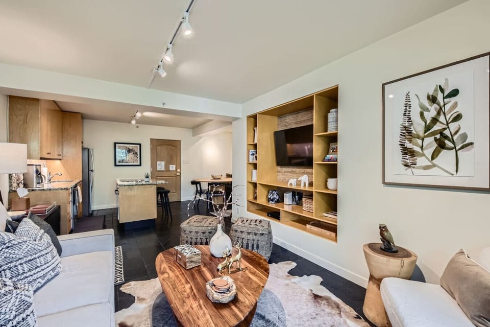 Unwind on your private patio, then step inside to your cozy living area. Stream après-ski entertainment or catch your favorite shows on the smart TV with blazing-fast 250MB WiFi