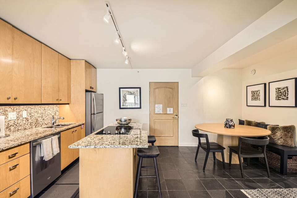 Walk right in with keyless entry, spacious kitchen flows to dining area, perfect for après-ski meals. Fully stocked with everything you need after long days on the mountain. Your Vail basecamp awaits