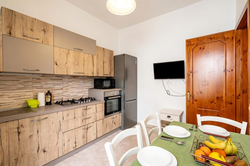 Kitchen and dining area