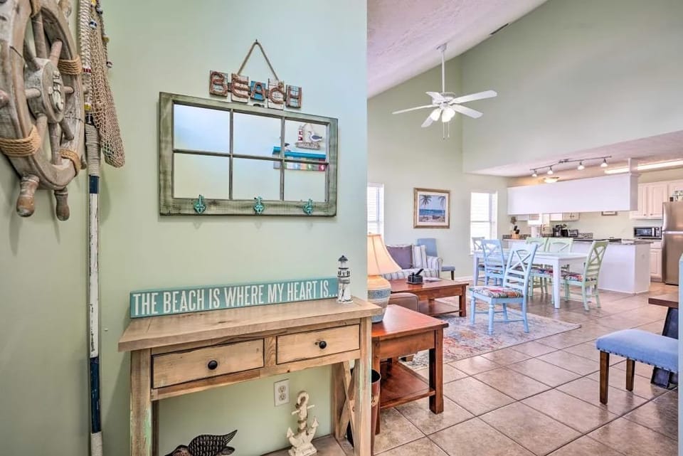 Entry way into Mermaid Cove