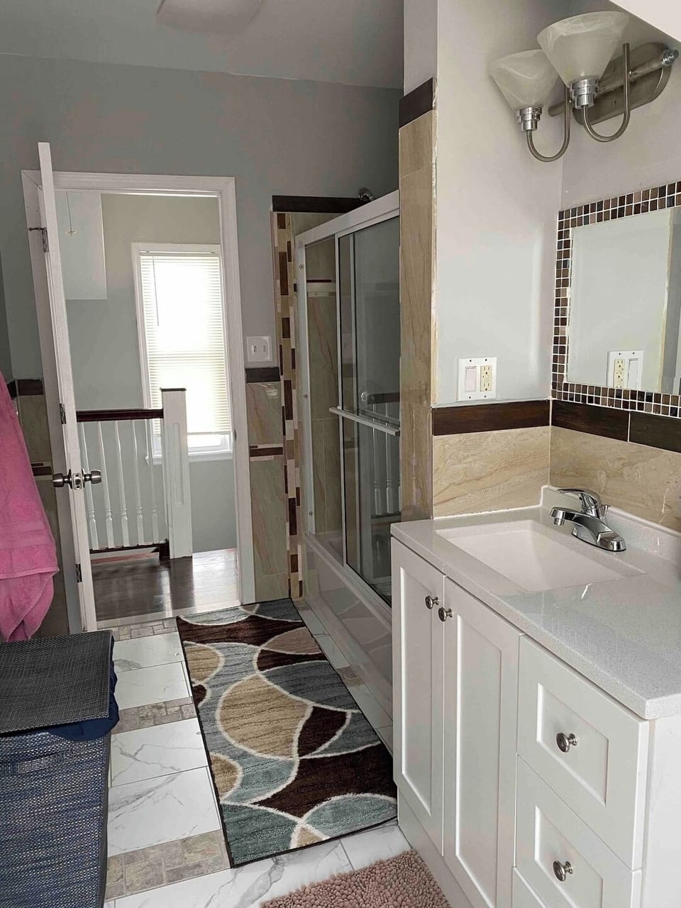 Second Floor Full Bathroom
