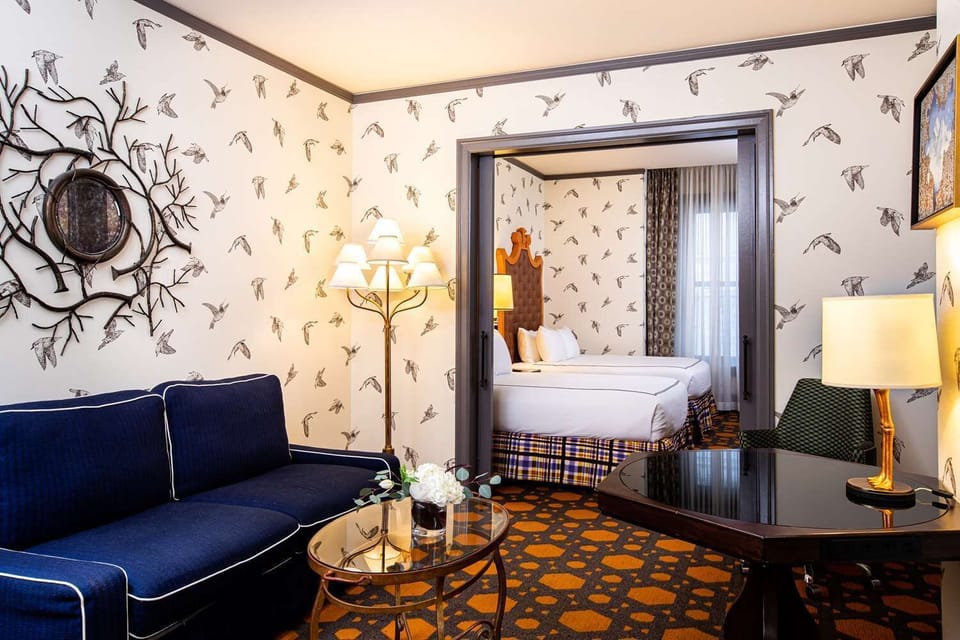 Unit with 2 Queen size beds. Exact unit will be assigned upon arrival. Views, colors and decor may vary.