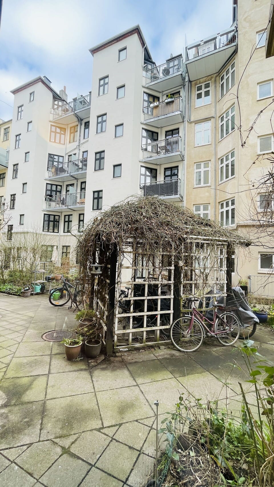 Building Exterior, Outdoor