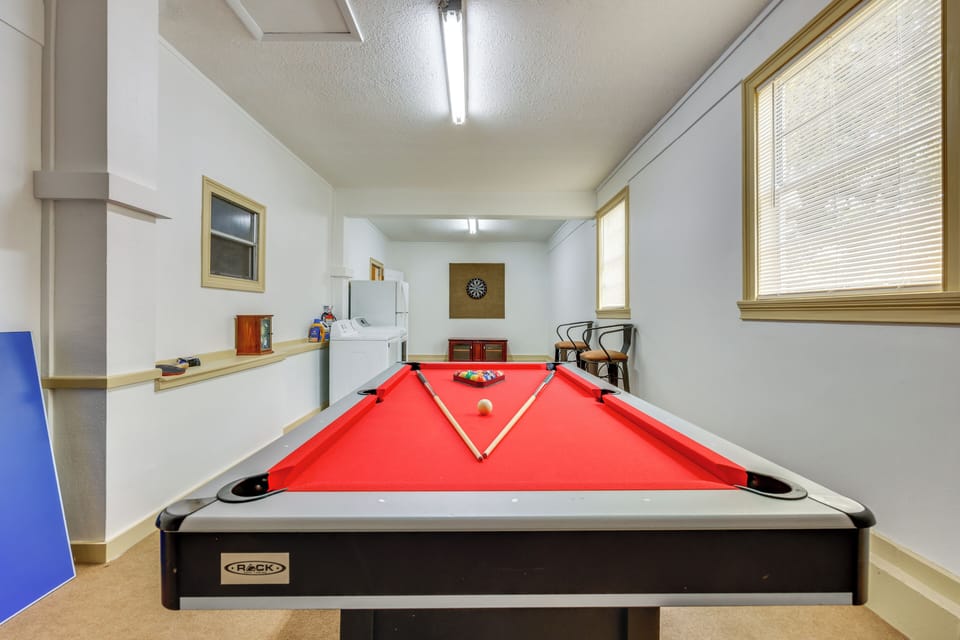 Garage | Game Room | Washer/Dryer | Pool Table