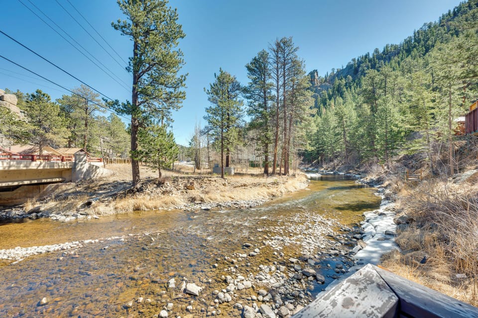 Rustic River Cabins | Community Amenities | On-Site River Access & Fishing Area