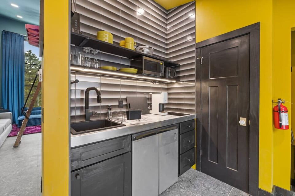Enjoy a well-equipped kitchenette designed to make your stay comfortable and hassle-free.
