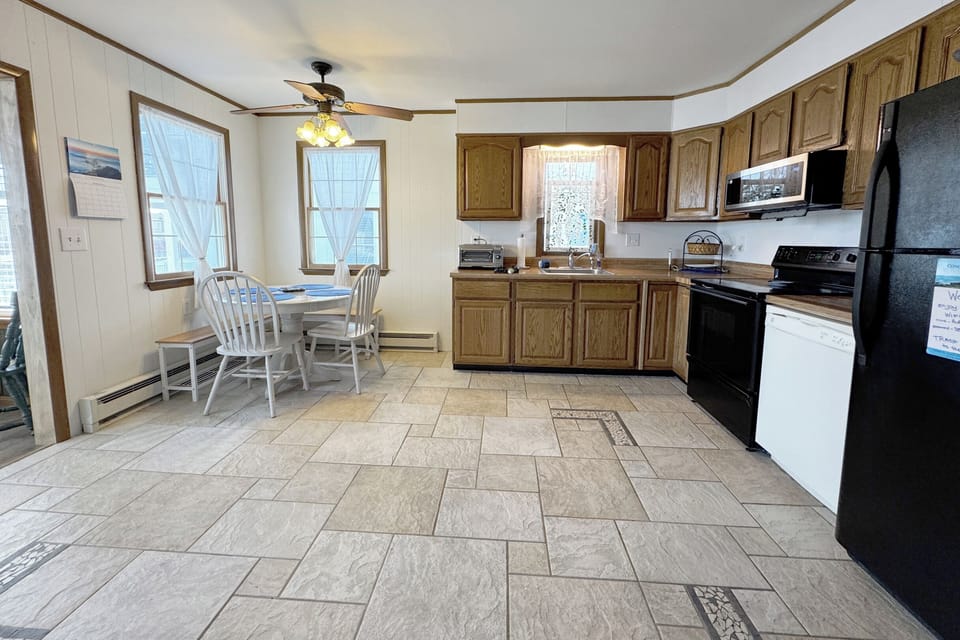 38345 Maple Lane, Keenwik