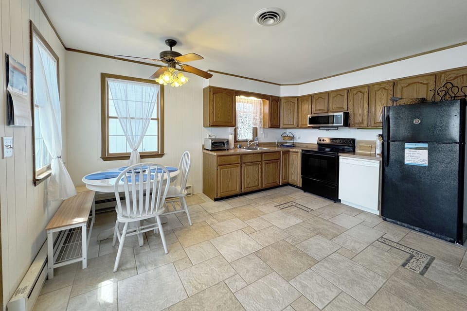 38345 Maple Lane, Keenwik