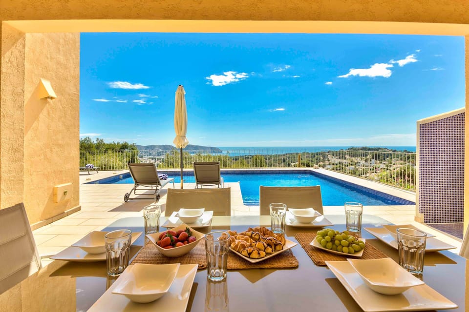 Al fresco dining