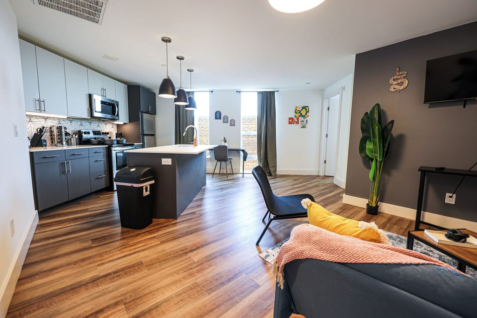 Living area near kitchen 