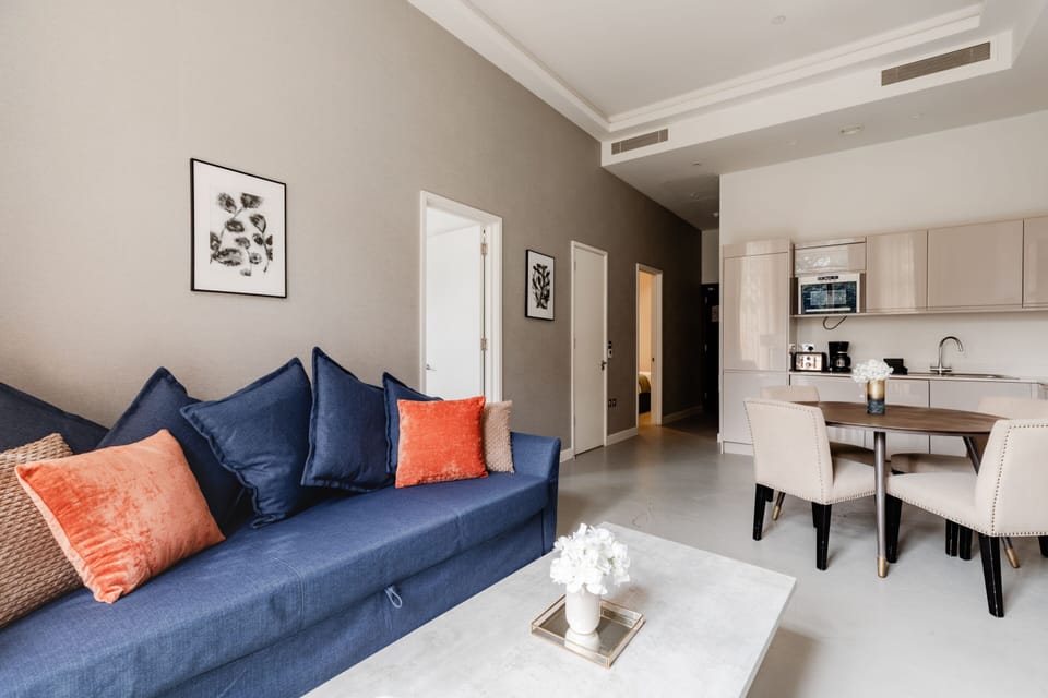 Living Room / Lounge