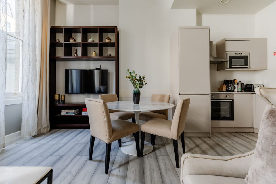 Living Room / Lounge