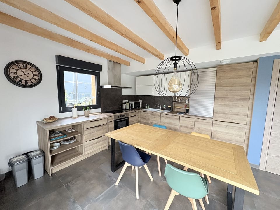 Fully equipped air-conditioned kitchen