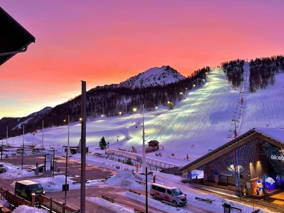 Snow and ski sports