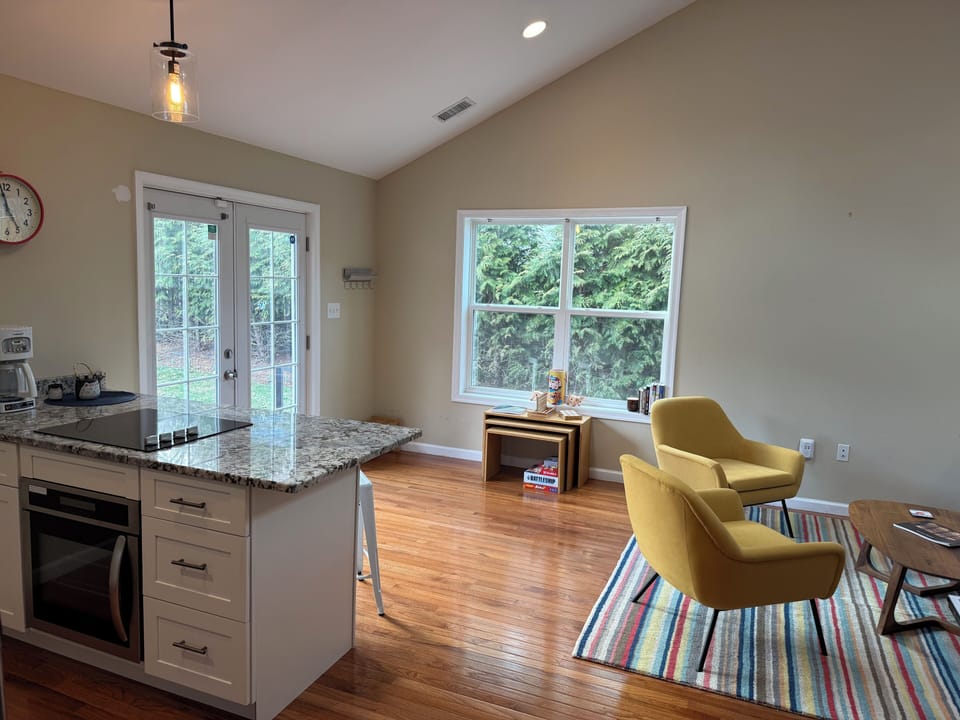 Entrance, kitchen