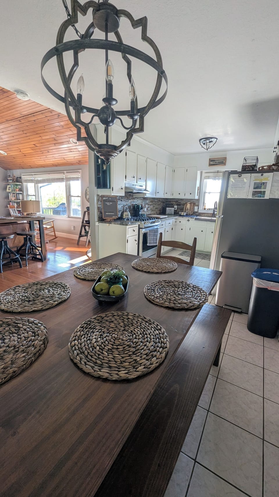 Semi-open floor plan to enjoy time together