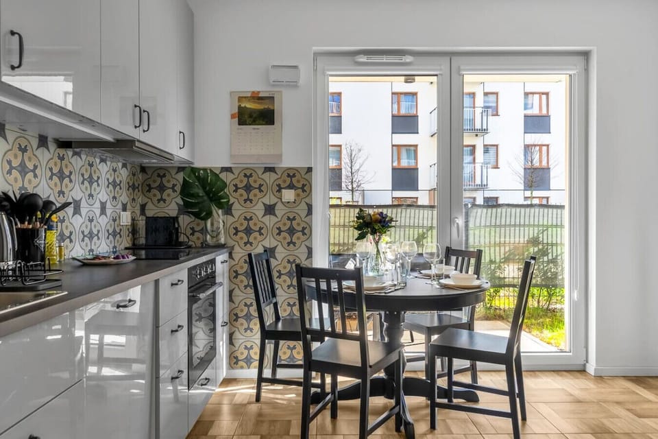 Kitchen with Dining Area | Book Now with RENTUJEMY.COM