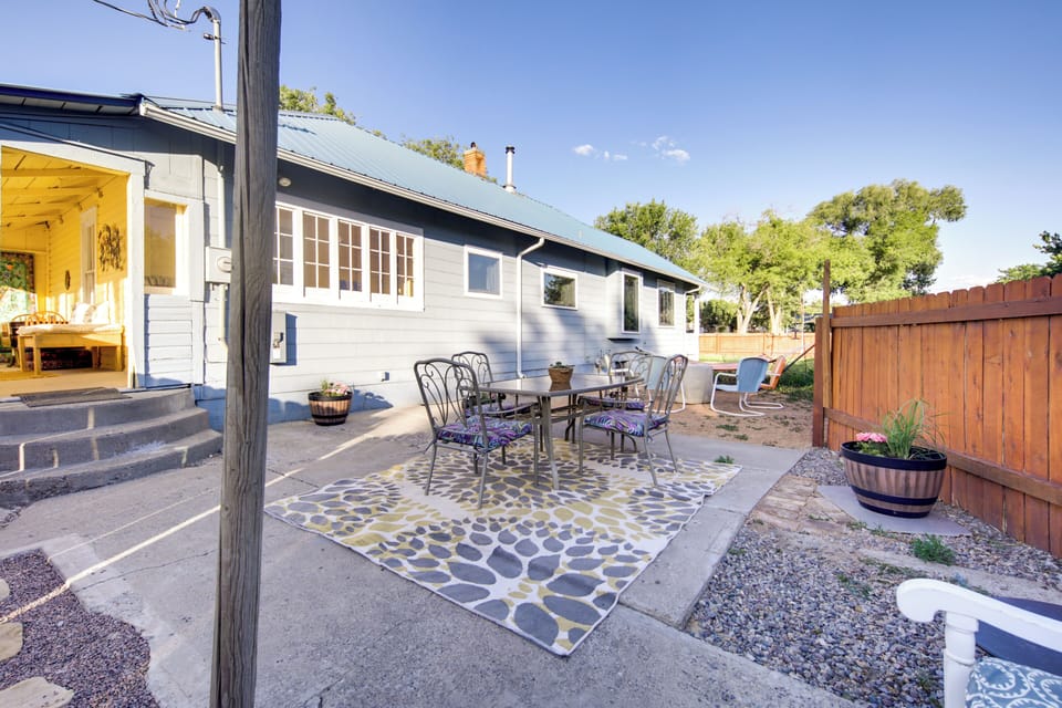 Fenced Backyard | Fire Pit | Outdoor Dining
