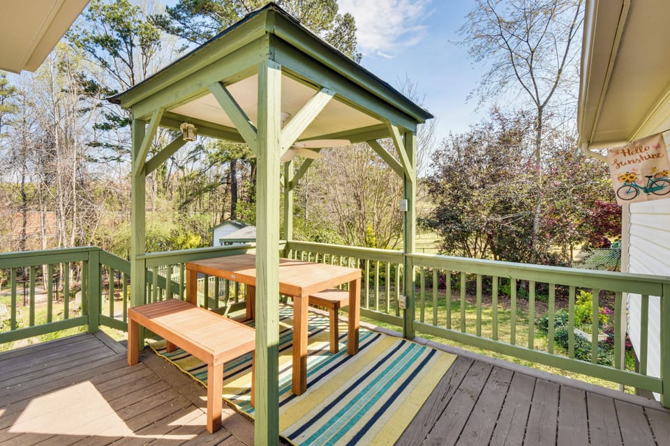 Deck | Outdoor Dining Area