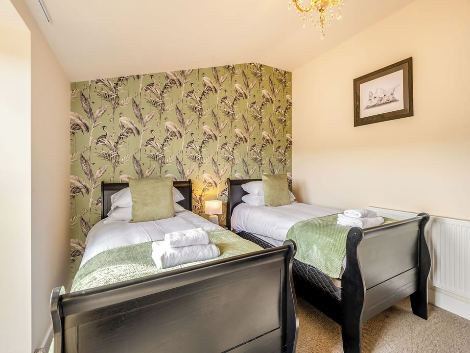 Triple bedroom | Old Barn 1 - Bedborough Farm Cottages, Wimborne