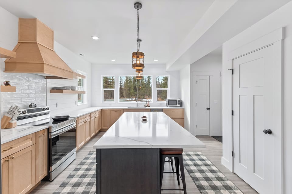 Cook with ease in a full kitchen equipped for all your culinary needs.