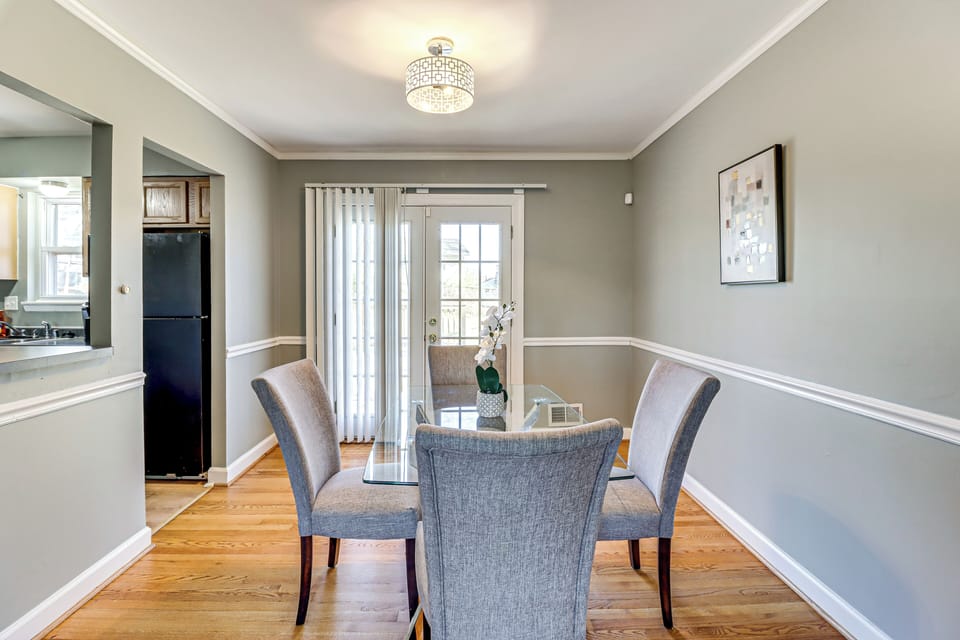 Dining Area | Main Level