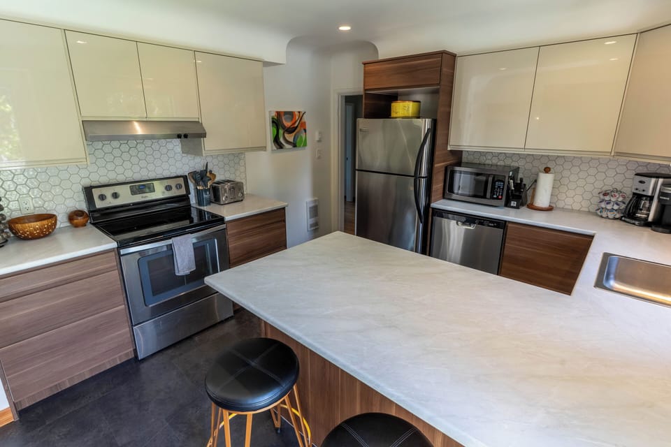 Renovated kitchen: modern, fully stocked, tons of storage!