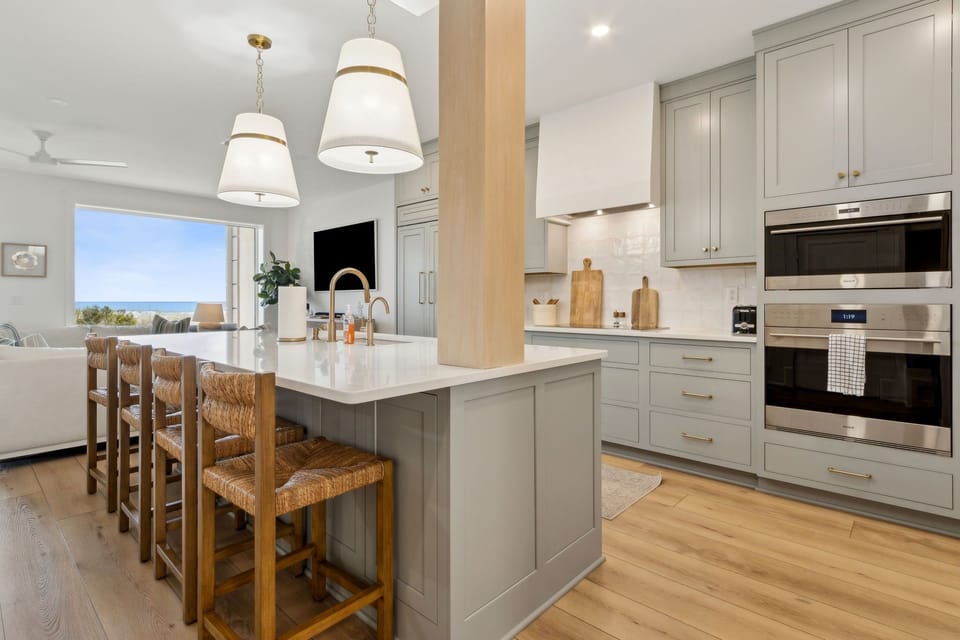 Extra Seating at the Kitchen Bar for Quick Meals or Conversations