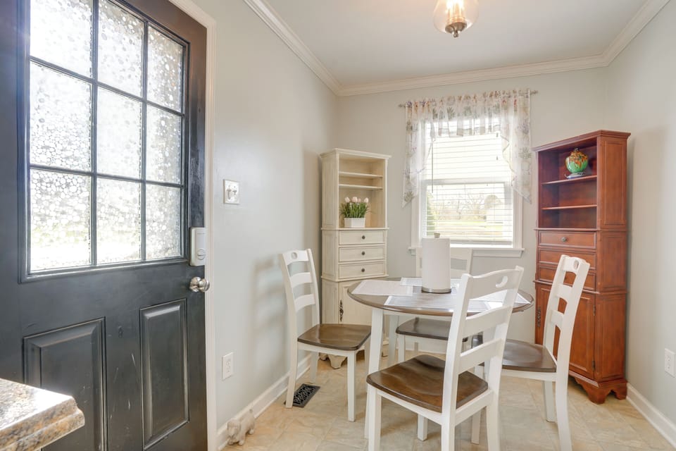 Dining Area | Dishware/Flatware