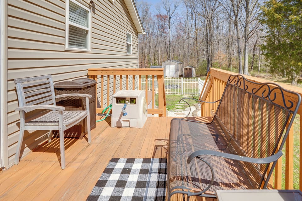 Deck | Outdoor Seating | Pet Door