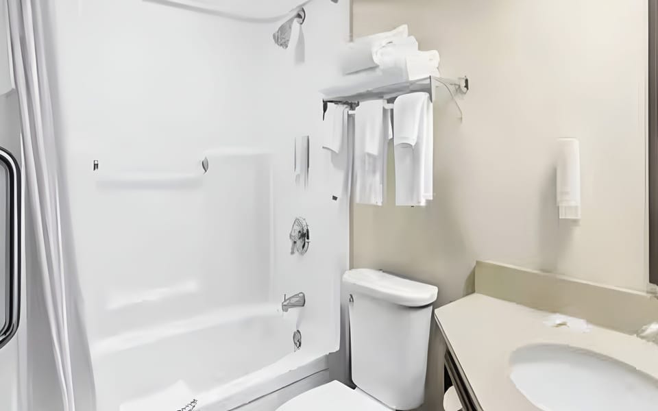 Refresh with a bright, spotless bath and fluffy towels.