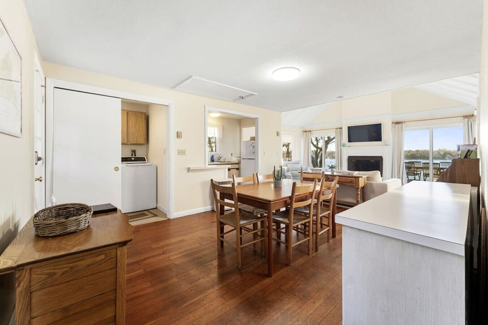 You'll love how easy it is to get around! The kitchen, washer and dryer, dining area, and living room are all conveniently located.