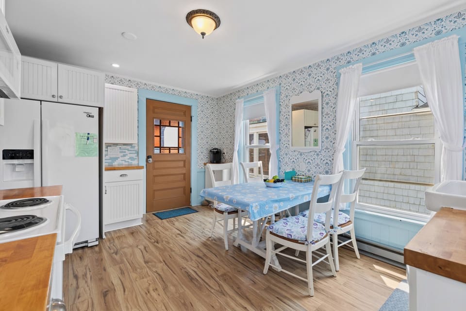 The perfect sized kitchen for vacation!