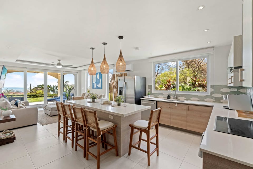 Gather, gaze, and live the Esmara coastal dream.

