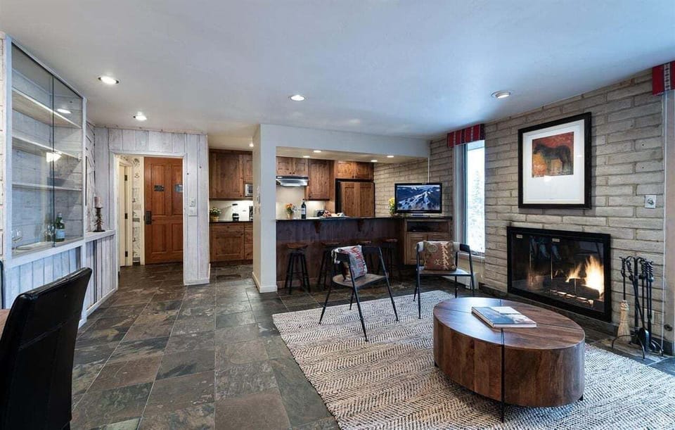 Mountainside or Valleyside 3BD - Assigned at check-in, layout, decor and bedding vary