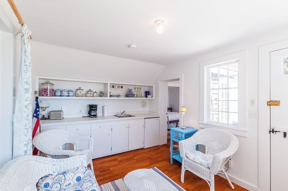 Guest Cottage Kitchenette and Sitting/Dining