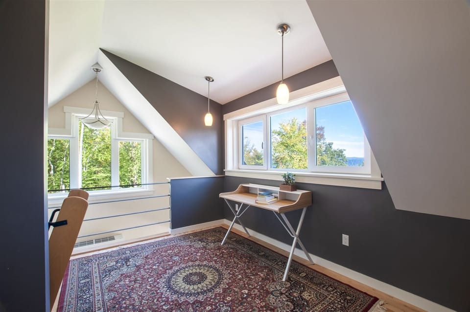 Loft with full bed and amazing views